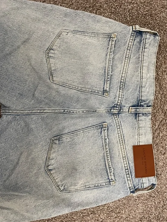 Lucky Brand High Rise Light Wash Straight Jeans - Picture 6 of 6